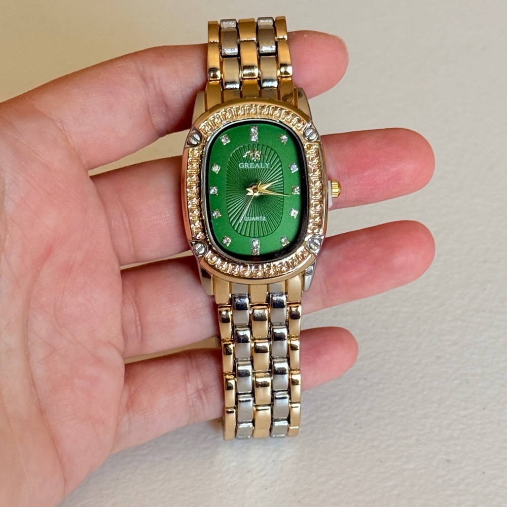 ⚜️ Gold and Silver Bracelet Watch with Green Dial - Picture 3 of 9
